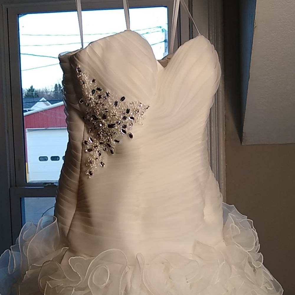 💍Kleinfeld Alita Graham Wedding Dress - Picture 3 of 11